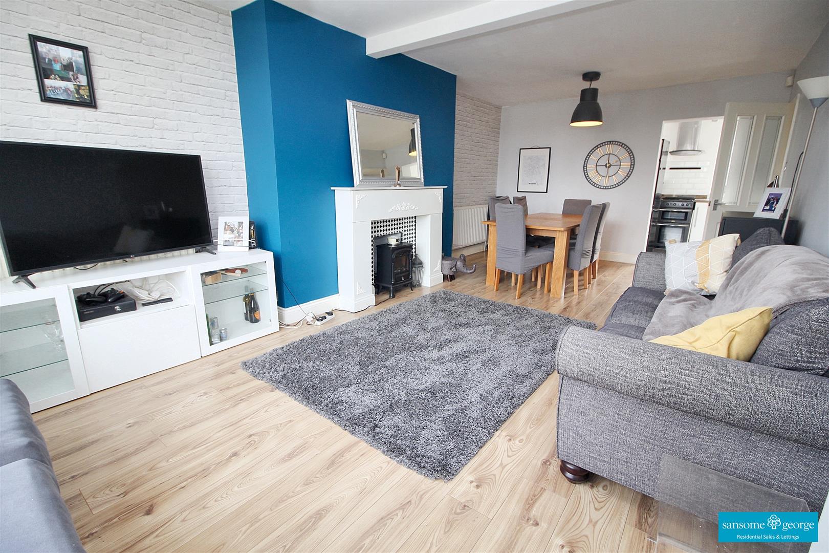 3 bed property in Rydal Avenue, Tilehurst